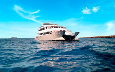 Außenrutsche Ecogalaxy Catamaran - Galagents Cruises